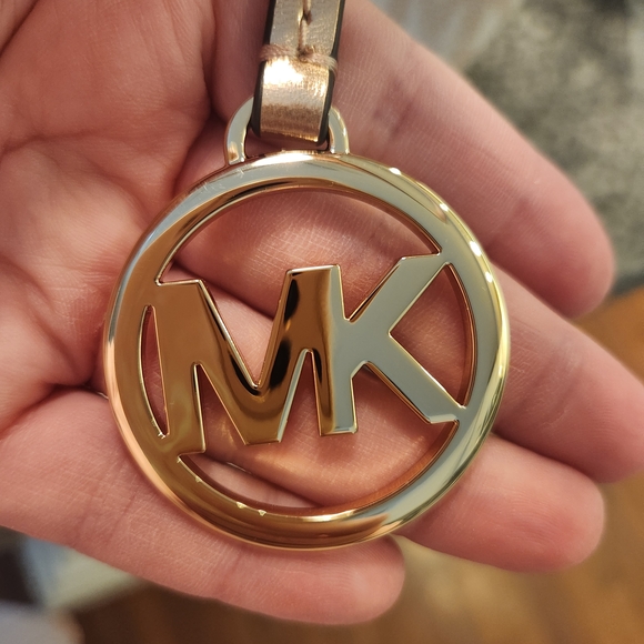 Michael Kors Jet Set Travel Small Metallic Logo Top-Zip Tote Bag in Rose Gold - Picture 14 of 14